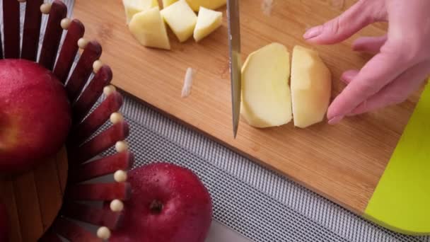 Apple pie preparation series - Cutting Apples for Traditional Homemade Apple Cake — Stock Video