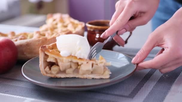 Apple pice cake preparation series - woman taking piece of a pie — стоковое видео