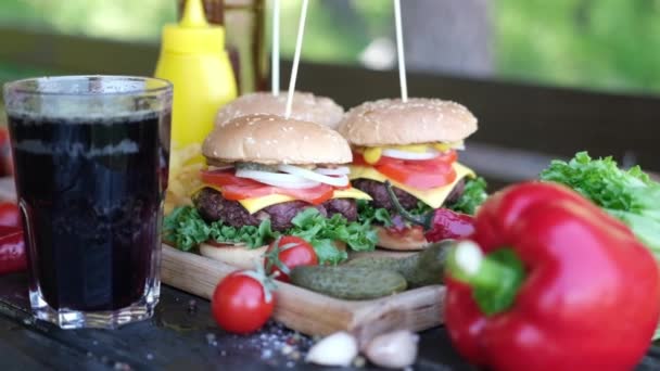 Glass Cold Fresh Drink Cheeseburgers Wooden Board — Stock Video