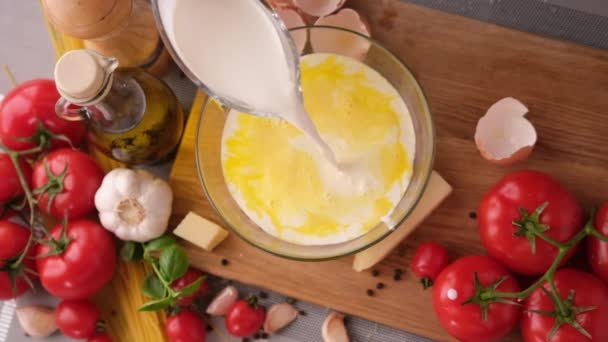 Making Pasta Carbonara Pouring Cream Beaten Yolks Glass Bowl — Wideo stockowe