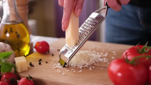 Making Pasta Carbonara Grating Parmesan Cheese Wooden Cutting Board — 图库视频影像