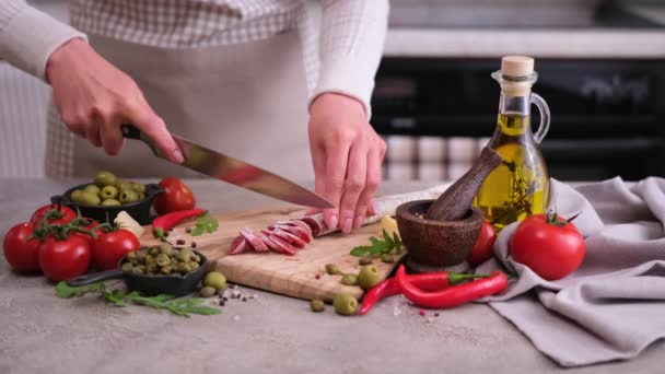 Woman Slicing Fuet Sausage Knife Domestic Kitchen — ストック動画