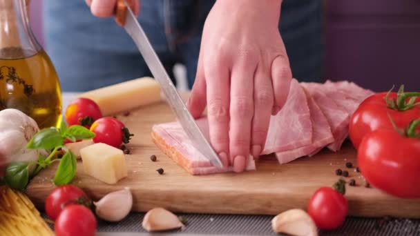 Making Pasta Carbonara Slicing Traditional Pancetta Bacon Pieces Wooden Cutting — Vídeos de Stock