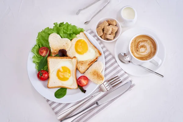 Fried Egg Toast Bread Cup Fresh Hot Coffee Light Grey — 图库照片