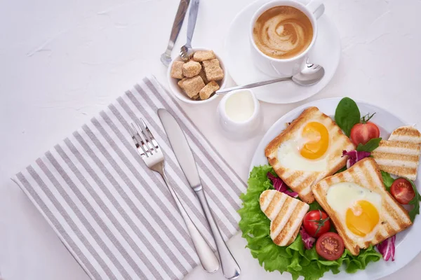 Heart Shaped Fried Egg Toast Bread Cup Fresh Hot Espresso — Zdjęcie stockowe