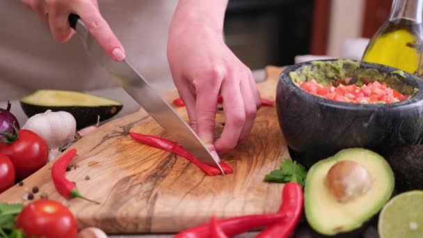 Making Guacamole Sauce Woman Slicing Chili Pepper Wooden Cutting Board — 비디오