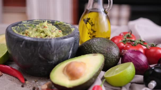 Freshly Made Guacamole Sauce Ingredients Table Domestic Kitchen — Stockvideo