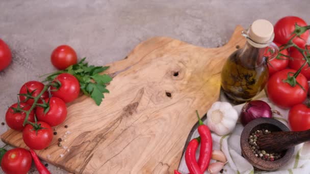 Woman Hands Puts Pot Hot Boiling Water Wooden Cutting Board — 图库视频影像