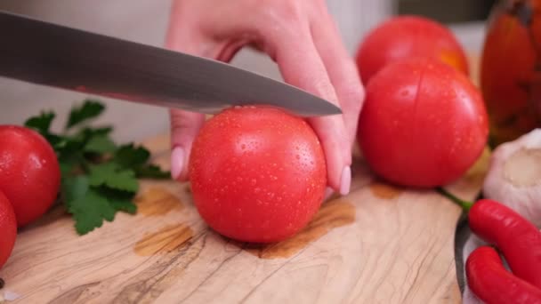 Woman Making Cuts Tomato Blanching — ストック動画