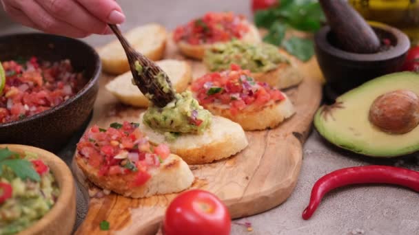 Making Vegan Healthy Breakfast Tomato Salsa Guacamole Whole Grain Bread — Vídeos de Stock