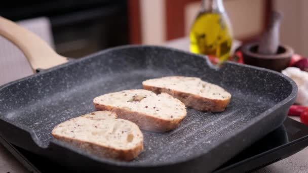 Toasting Slices Baguette Grill Frying Pan — Stok video