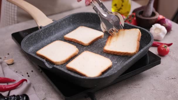Toasting Slices Toast Bread Grill Frying Pan — Stockvideo