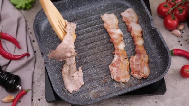 Cooking Pieces Flavorful Sliced Organic Bacon Fried Grill Pan — Stock video