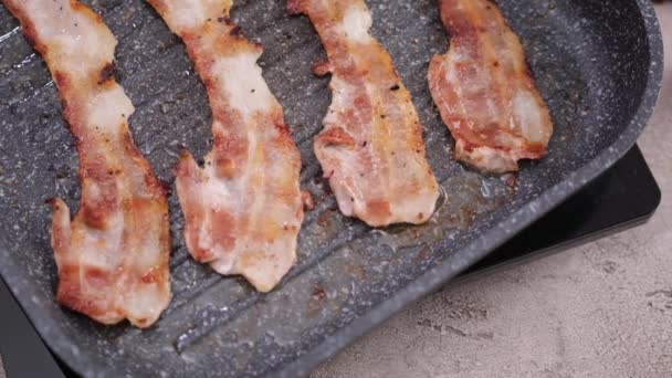 Cooking Pieces Flavorful Sliced Organic Bacon Fried Grill Pan — Wideo stockowe