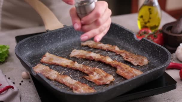 Cooking Pieces Flavorful Sliced Organic Bacon Fried Grill Pan — Stockvideo