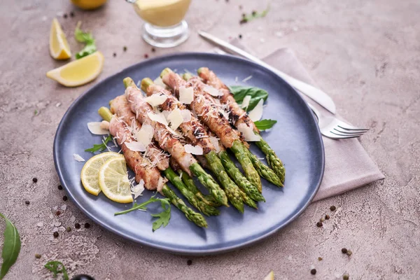Healthy Food Asparagus Wrapped Bacon Spices Plate — Zdjęcie stockowe