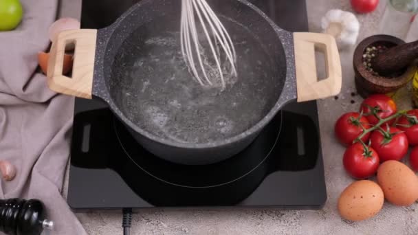 Poached Eggs Cooking Woman Whipping Boiling Water Salt Vinegar Pot — Video Stock