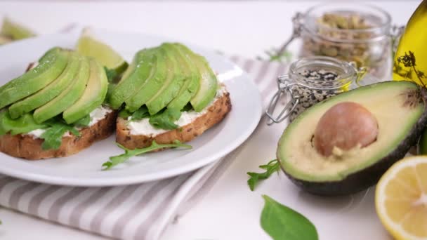 Healthy Breakfast Snack Soft Cheese Avocado Sandwich Plate — Vídeo de Stock