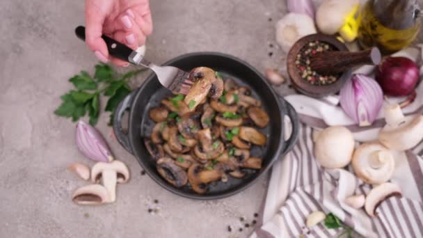 Fried Champignon Mushrooms Black Ceramic Plate Kitchen Table — Stock Video