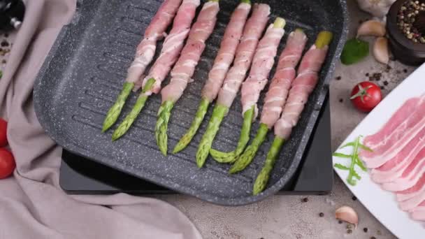 Spargel Mit Speck Der Heimischen Küche Kochen — Stockvideo