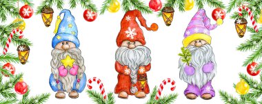 Christmas Star 'lı üç cüce, noel arifesinde ladin dalı ve el feneri. Komik kepler ve ladin çerçeveli küçük cüceler. Yeni yıl için sevimli noel cüceleri tebrik kartı ya da davetiye.