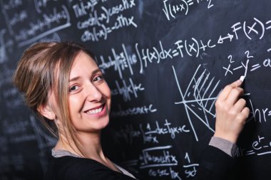 öğretmen iş başında