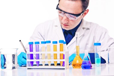 bilim adamı iş başında