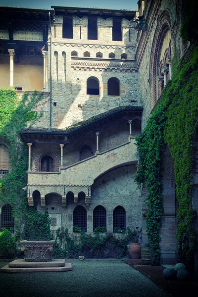 Grazzano visconti Kalesi — Stok fotoğraf