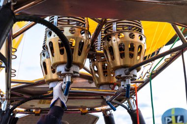 Sıcak hava balonunun yakıcılarının ayrıntıları