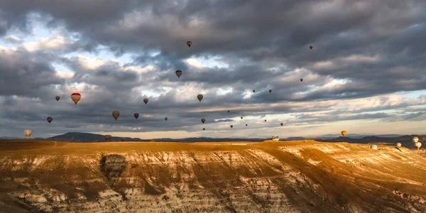 Hot Air Balloons Flight Dawn Goreme Turkey — Stockfoto