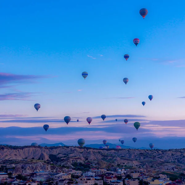 Goreme Turkey June 2022 Dozens Hot Air Balloons Take Dawn — Fotografia de Stock