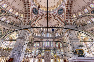 İstanbul 'daki Fatih camii. İç görünüm. Türkiye.