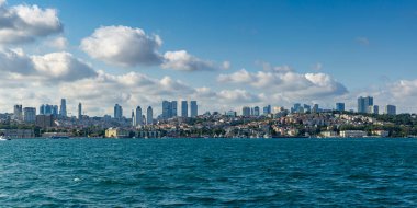 İstanbul şehri denizden görünüyor