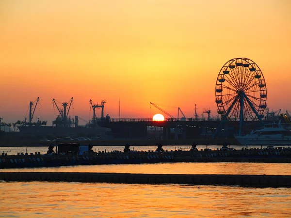 Pôr do sol no porto de Kaohsiung — Fotografia de Stock