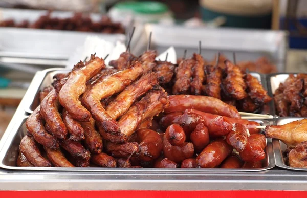 Barbecued Sausages and Chicken — Stock Photo, Image