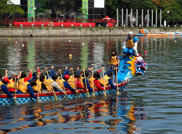 Le festival Dragon Boat 2013 à Taiwan — Photo