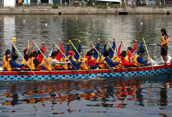 Le festival Dragon Boat 2013 à Taiwan — Photo