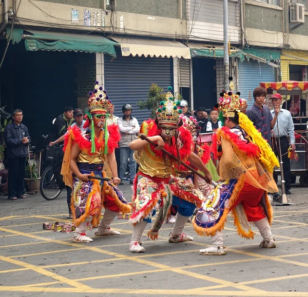 年轻男子打扮成古代武士 — 图库照片