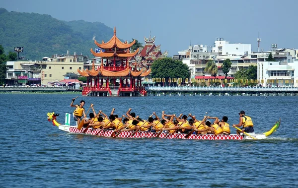 Das Drachenbootfestival 2014 in kaohsiung, taiwan — Stockfoto