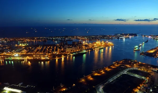 Bela vista do porto de Kaohsiung no horário da noite — Fotografia de Stock