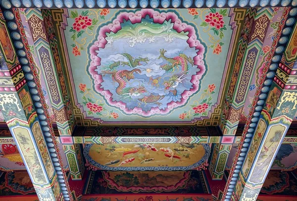 Richly Decorated Temple Ceiling of the Wumiao Temple — Stock Photo, Image