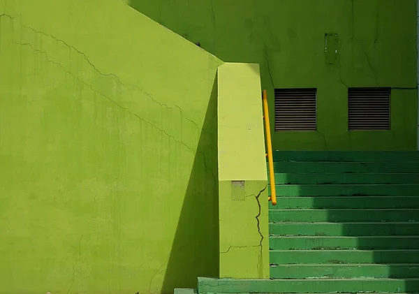 Detalhe arquitetônico abstrato em verde — Fotografia de Stock