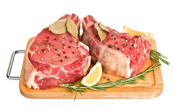 Rohes Fleisch isoliert — Stockfoto