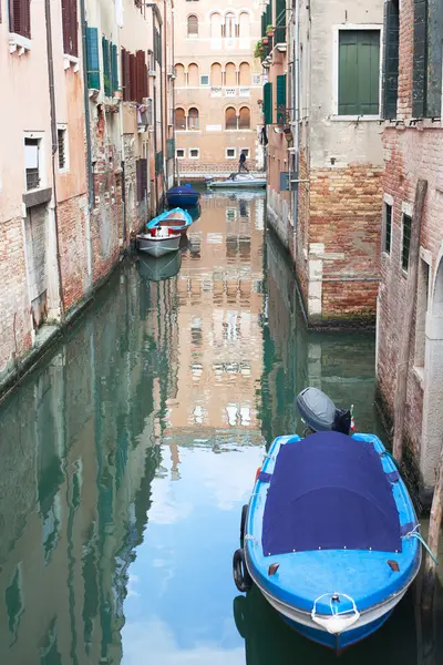 Boote in venedig, italien. — Stockfoto