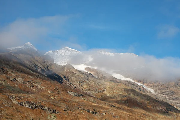 Alpen in de buurt van Berninapas. — Stockfoto