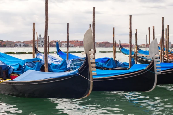 Gondoly v Benátkách, Itálie. — Stock fotografie