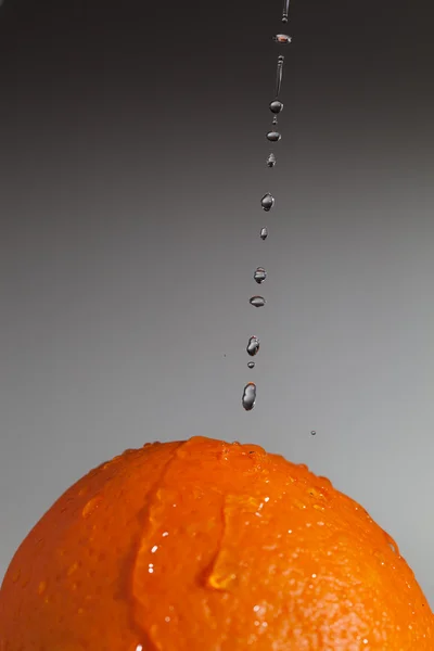 Orange et eau . — Photo