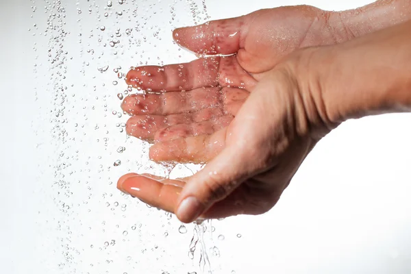 Руки и вода . — стоковое фото