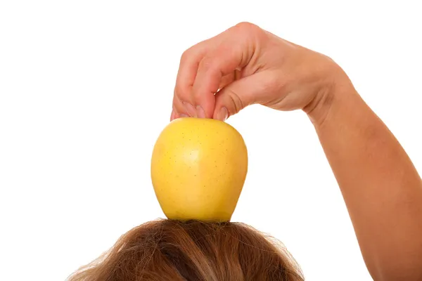 Jabłko na głowie. — Zdjęcie stockowe