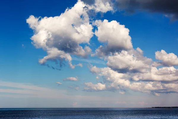 Felhők felett a Balti-tenger. — Stock Fotó